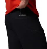 Short Columbia para hombre, color negro, con tecnología avanzada de repelencia Omni-SHIELD, múltiples bolsillos con cierre y trabillas para cinturón.
