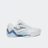 Championes de tenis Joma modelo Set Lady 2402 para mujer, color blanco con detalles en celeste y gris. Presentan una parte superior de malla transpirable con refuerzos de cuero sintético, cierre de cordones y suela con amortiguación diseñada para superficies de tenis.