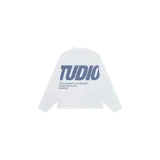 Remera manga larga blanca de Eme Studios, con cuello redondo y diseño gráfico estampado en gran tamaño en el pecho.