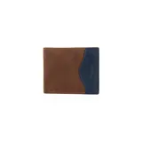 Billetera plegable de cuero nobuk en color marrón con detalle lateral en cuero azul marino y logo grabado de la marca Terrano.