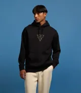 Pantalón de corte recto confeccionado en tejido de algodón y poliéster, con cintura elástica ajustable mediante lazo y bolsillos laterales.