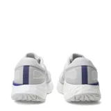 Championes New Balance Evoz Fresh Foam para mujer, color gris claro, con detalles en fucsia y violeta en la entresuela. Presentan el logo 'N' en los laterales y tecnología Fresh Foam.