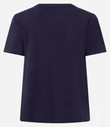 Blusa básica de corte regular confeccionada en viscosa con elastano, de color azul oscuro, con escote en V y mangas cortas.