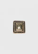 Anillo cuadrado dorado con diseño country vintage ajustable.