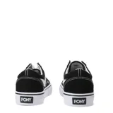 Championes urbanos Pony de corte bajo, confeccionados en una combinación de lona y gamuza en color negro. Presentan el diseño característico de la marca en los laterales en color blanco, cordones blancos y suela de goma vulcanizada blanca con una línea negra decorativa.