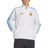 Campera deportiva Adidas de la Selección Argentina, modelo Anthem. Diseño en color blanco con cierre frontal, cuello alto y detalles en las mangas con franjas celestes y azules. Incluye el logo de Adidas y el escudo de la AFA en el pecho.