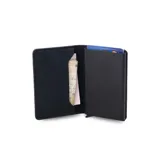 Tarjetero compacto negro de cuero sintético con sistema anti clonación y caja de aluminio incorporada para guardar tarjetas. Incluye espacio para documentos y billetes.