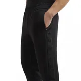 Pantalón de jogging negro de corte ajustado, con cintura elástica y logo EA7 Emporio Armani en la pierna izquierda.