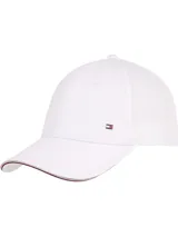 Gorra de béisbol blanca de algodón orgánico con seis paneles, ojales de ventilación y botón en la parte superior. Tiene visera curva con detalle distintivo y logo metálico de Tommy Hilfiger en el frente.