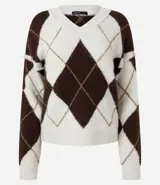 Suéter de punto con diseño de cuadros argyle en tonos marrón y crema, cuello en V y mangas largas con sisa caída.