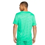 Remera Nike de hombre color verde agua, de corte clásico, con tecnología Dri-FIT y protección UV.