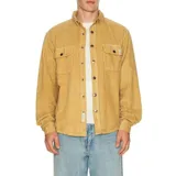 Camisa tipo overshirt de pana color mostaza, con cierre frontal de botones metálicos, dos bolsillos frontales con solapa y manga larga con puños abotonados.