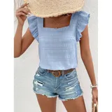 Blusa de color amarillo con textura fruncida, cuello cuadrado y mangas cortas con volados.