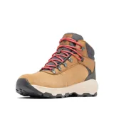Botas de trekking Columbia Newton Wander Omni-Grip para mujer, en tono tostado con detalles en gris y cordones rojos. Confeccionadas con ante impermeable, incorporan tecnología Omni-Tech y Omni-Max para mayor estabilidad y amortiguación, y suela de caucho de alta tracción.