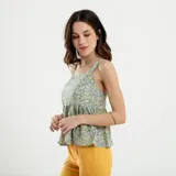 Blusa sin mangas con estampado floral multicolor.