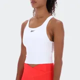 Musculosa deportiva blanca con logo Reebok negro en el pecho.