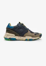 Zapatillas Satorisan modelo Chacrona Pull Up de estilo chunky, confeccionadas en piel vacuna, nobuk y serraje en tonos azul marino, marrón y verde, con suela track con plataforma moteada y sistema de doble cordón.