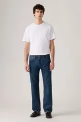Jeans de denim azul oscuro con corte relajado, cintura media y pierna recta, sin elastano.