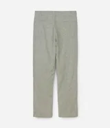 Pantalón de sastrería para hombre de corte recto, confeccionado en mezcla de lino y algodón. Posee trabillas en la cintura, cierre tradicional y bolsillos.