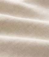 Camisa de manga larga confeccionada en mezcla de lino y algodón, con cuello tipo padre y cierre frontal parcial con botones. Presenta un corte amplio y cómodo, ideal para un estilo casual y fresco.