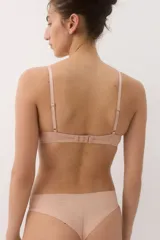 Pack de dos soutienes push-up de microfibra, uno en color negro y otro en color beige, con copas con relleno y detalles de malla en los laterales.