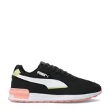 Championes Puma modelo Graviton, con diseño deportivo en color blanco, detalles en rosa y azul, y suela de goma color caramelo.