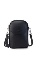 Bandolera pequeña tipo porta celular de cuero sintético color negro, con correa ajustable, cierre principal y bolsillo frontal con tapa y broche.