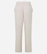 Pantalón de sastrería A Collection color off-white, de corte recto con cintura estructurada, cierre lateral invisible y bolsillos traseros ribeteados. Confeccionado en crepé con viscosa certificada y elastano.