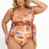 Malla entera color naranja con estampado de palmeras y cuadrados blancos. Incluye pareo incorporado que se puede usar suelto o atado a la cintura.