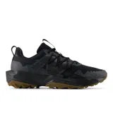 Championes de trail running New Balance Tektrel, color negro con suela marrón.