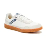 Championes Caterpillar modelo Pause Retro, de diseño minimalista con estética vintage. Presentan una combinación de lona blanca y detalles en gamuza en tonos claros, con una banda lateral azul que incluye el logo de la marca. Se destacan por su suela de goma color caramelo con textura de panal y logo grabado en el lateral.