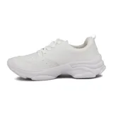 Championes Beira Rio de mujer, color blanco, con diseño chunky y suela gruesa texturizada. Presentan cordones tono sobre tono y perforaciones sutiles en los laterales y la puntera para mayor ventilación.
