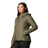 Campera técnica Columbia modelo Heavenly con capucha, color verde oliva. Presenta diseño acolchado con costuras en forma de V, cierre frontal completo, bolsillos laterales con cremallera y puños con orificios para pulgares. Incorpora tecnología Omni-Heat para termorreflexión y tejido resistente al agua.