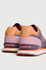 Zapatillas Hoff modelo Istambul, con base blanca y detalles en violeta, lila, naranja y beige.