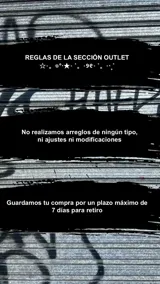 Mangas de morley color crudo, con diseño cruzado en la espalda y puños acanalados.