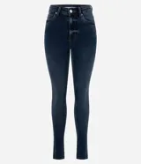 Pantalón skinny de tiro alto confeccionado en denim azul oscuro con leve elasticidad. Presenta cierre frontal con botón y cremallera, presillas para cinturón y bolsillos funcionales.
