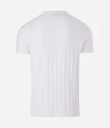 Remera slim de manga corta con cuello redondo, confeccionada en tejido de viscosa con textura de rayas verticales.