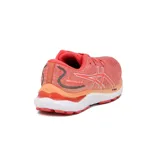 Championes de running Asics Gel-Cumulus 24 para mujer, color salmón con detalles en blanco y tecnología FF Blast en la suela.
