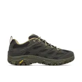 Championes de senderismo Merrell modelo Moab 3, color verde oliva con detalles en negro. Confeccionados en gamuza y malla transpirable, cuentan con suela Vibram de alta tracción, puntera protectora de goma y sistema de amortiguación Air Cushion en el talón.