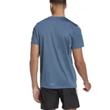 Remera de running Adidas Own The Run color azul con tres tiras blancas en las mangas y logo blanco en el pecho.