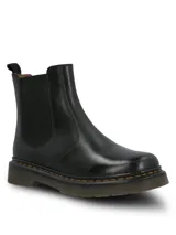 Botin estilo chelsea de cuero negro con paneles elásticos laterales, suela de goma dentada con costuras amarillas contrastantes y tirador trasero.