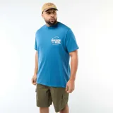 Camiseta de manga corta y cuello redondo en color azul, con estampado gráfico en el pecho con la inscripción Golden Peel.