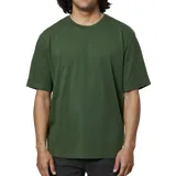 Remera verde de corte cuadrado con cuello redondo y mangas cortas.