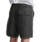 Bermuda de hombre color verde oscuro, estilo casual, con cintura elástica y cordón de ajuste verde oscuro. Presenta bolsillos laterales y un corte relajado.