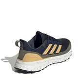 Championes de running Adidas Ultra Run 5 TR, diseñados para terrenos mixtos. Presentan un exterior de malla técnica en color azul oscuro con tratamiento repelente al agua, detalles en tono dorado y verde oliva, y una mediasuela blanca con efecto salpicado. Incluyen suela de alta tracción y tecnología de amortiguación Bounce.