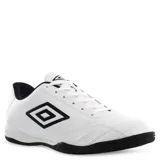 Championes de fútbol sala Umbro modelo Classico II IC, color negro con detalles en blanco. Presentan una parte superior de cuero sintético resistente, cierre con cordones y suela de goma diseñada para ofrecer tracción en superficies de cancha cerrada.