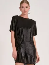 Vestido corto de manga corta con acabado metalizado color bronce/cobre, escote redondo y detalle de nudo fruncido en el centro delantero.