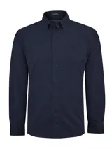 Camisa de manga larga RKF confeccionada en tejido de cotele de algodón orgánico, con cuello clásico, cierre frontal de botones y bolsillo en el pecho.