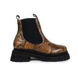 Botas Chelsea de cuero con estampado de piel de serpiente, laterales elásticos negros y suela track negra.