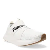 Championes Puma modelo Softride Harmony Slip, de diseño slip-on sin cordones. Presentan una banda elástica ancha sobre el empeine con el logo de la marca, confeccionados en tejido de malla transpirable color blanco. Poseen una entresuela de espuma Softride para mayor amortiguación y suela de goma color caramelo.